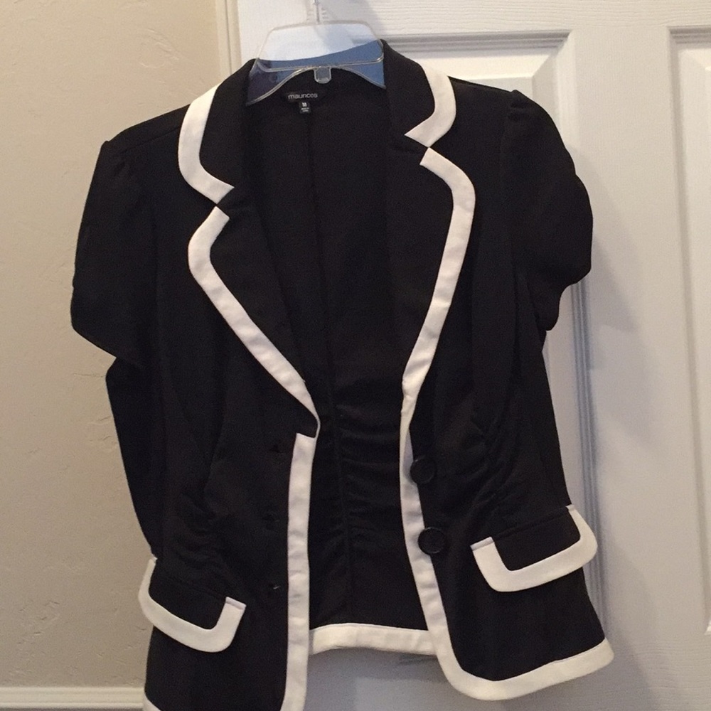 Cute top!Never worn
